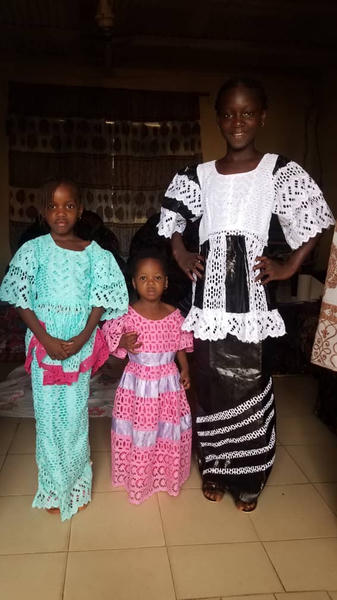 photos-avec-ses-soeurs.jpg